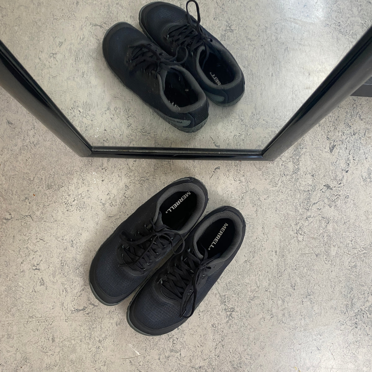 Merrell sort barefoot sko med maksimal fleksibilitet
