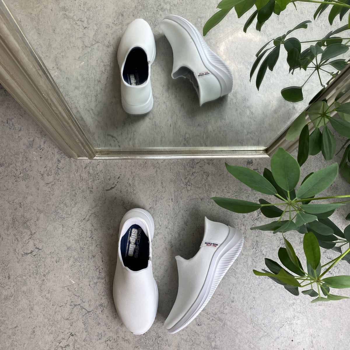 Hvid skind slip-in sko fra Skechers