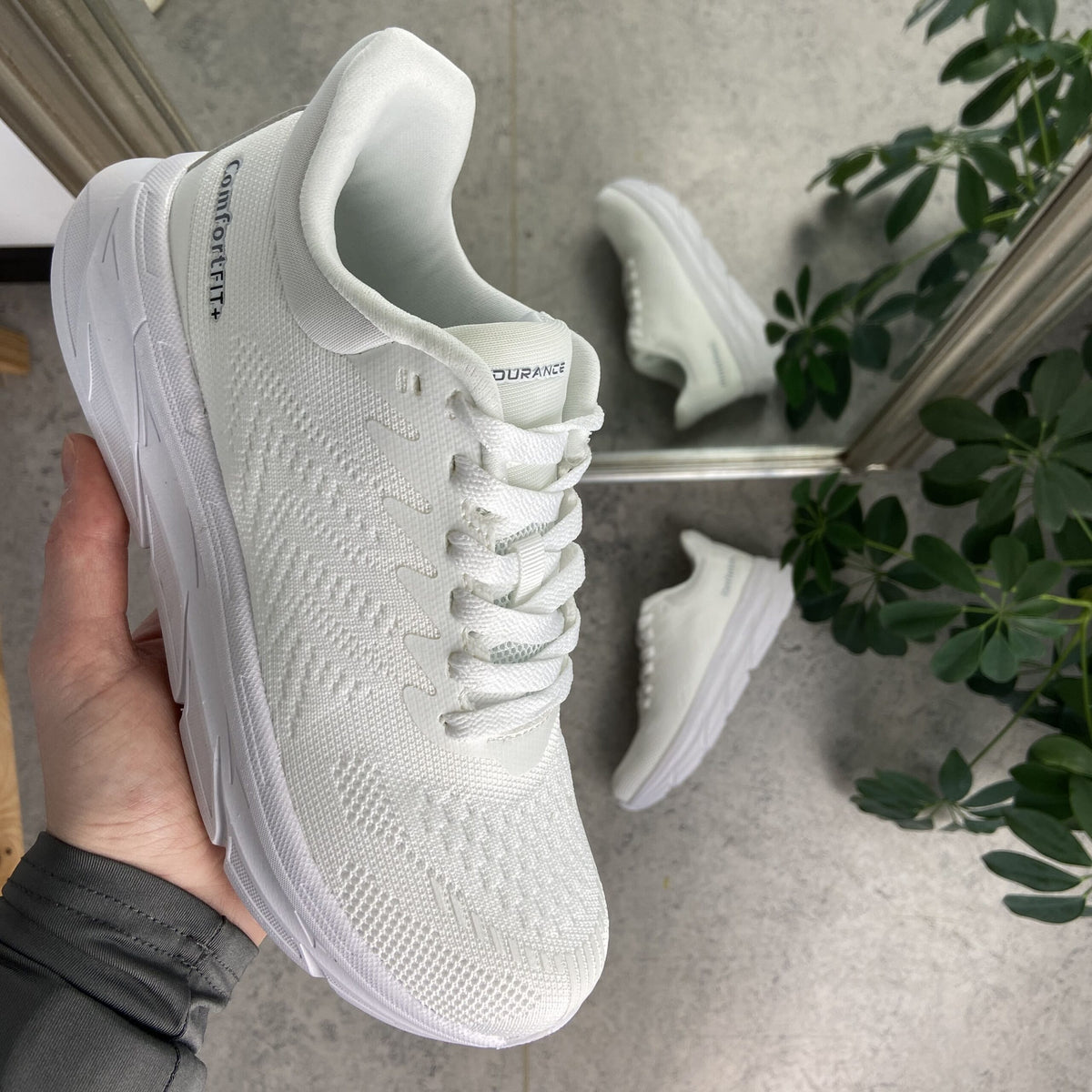 Hvid ComfortFit sneakers fra Endurance