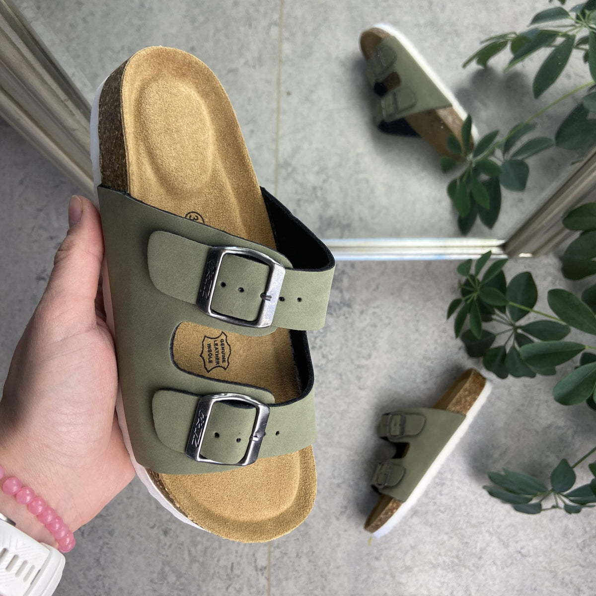 Biosandal i grøn med brede remme