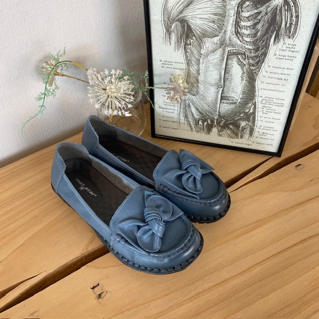Elegant ballerina i blåt skind