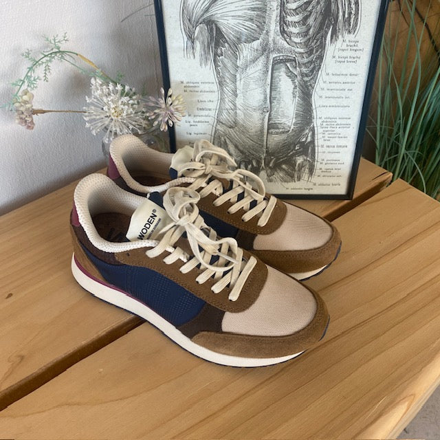 Woden sneakers med svangstøtte og komfort