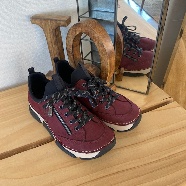 Bordeux sneakers fra Rieker med god stødabsorbering