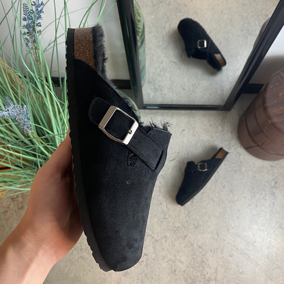 Sort Slip on hjemmesko