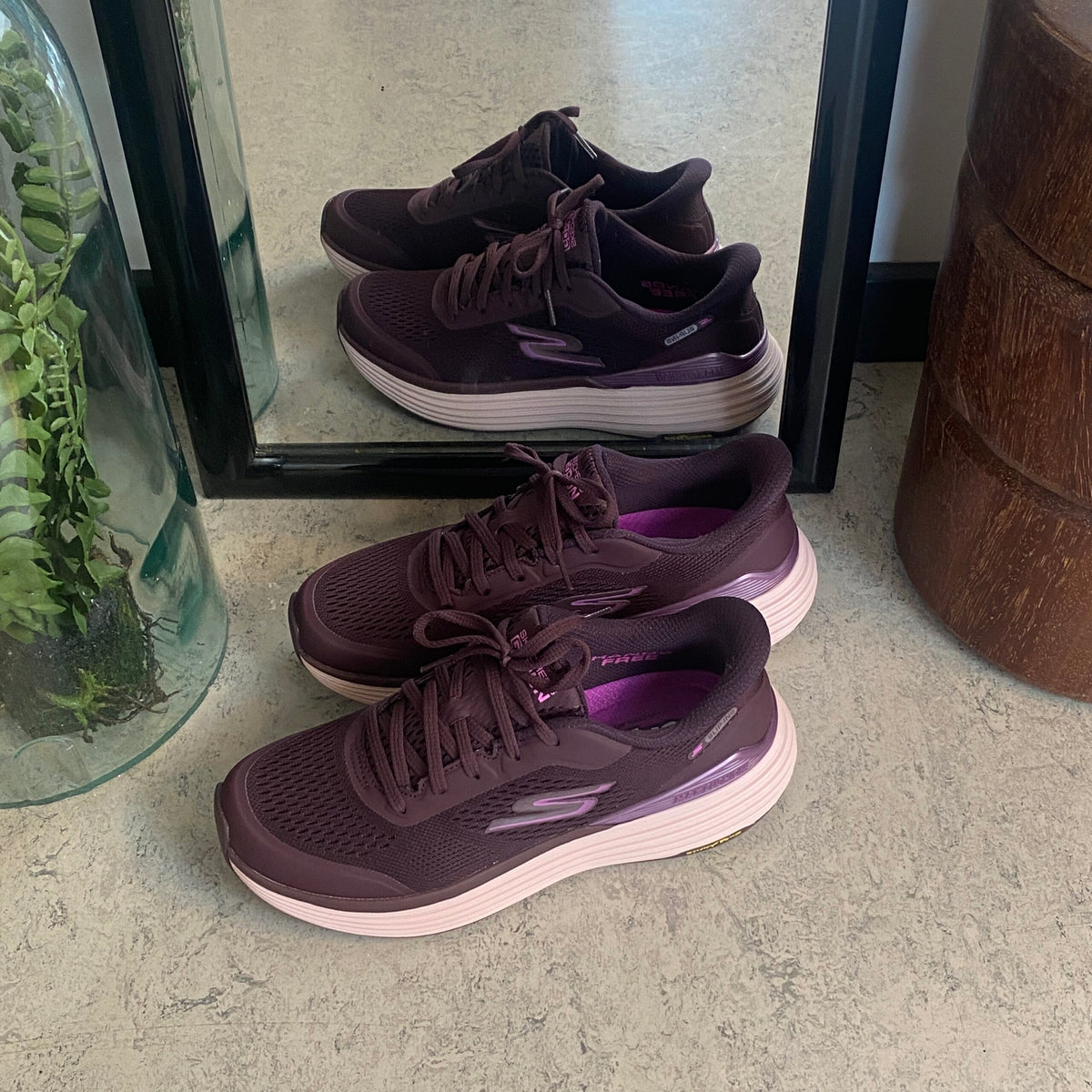 Lilla Skechers slip-in med MaxChusion bund