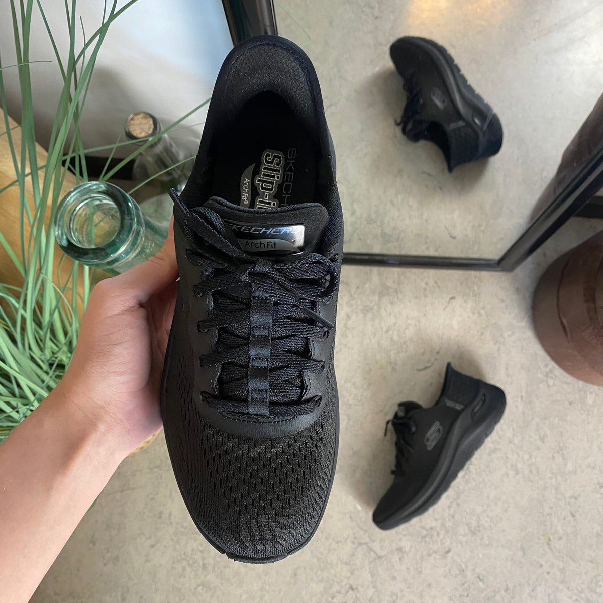 Skechers Slip-ins med Arch Fit – sort sneaker med hands free komfort