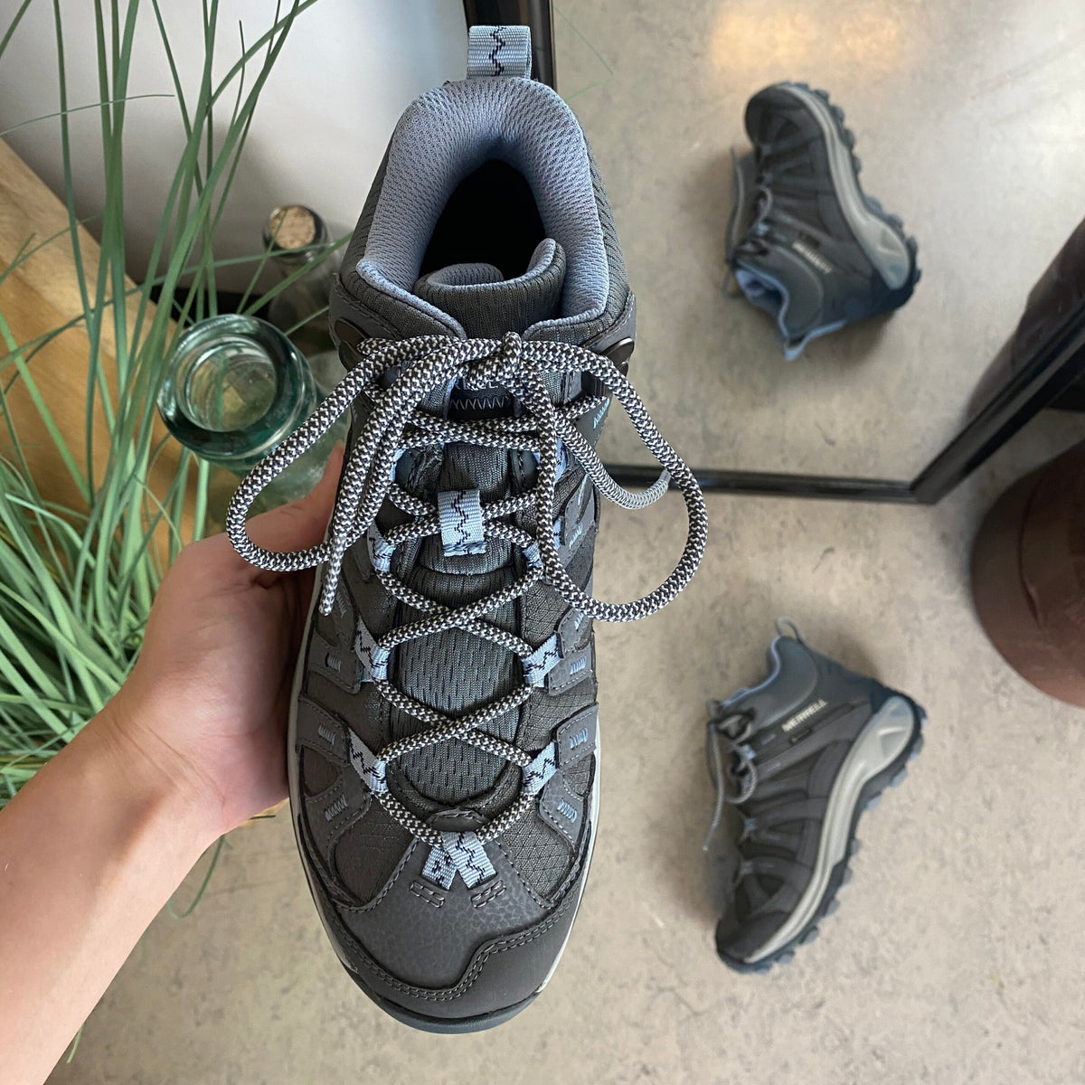 Mørkegrå Merrell vandrestøvle med Gore-Tex