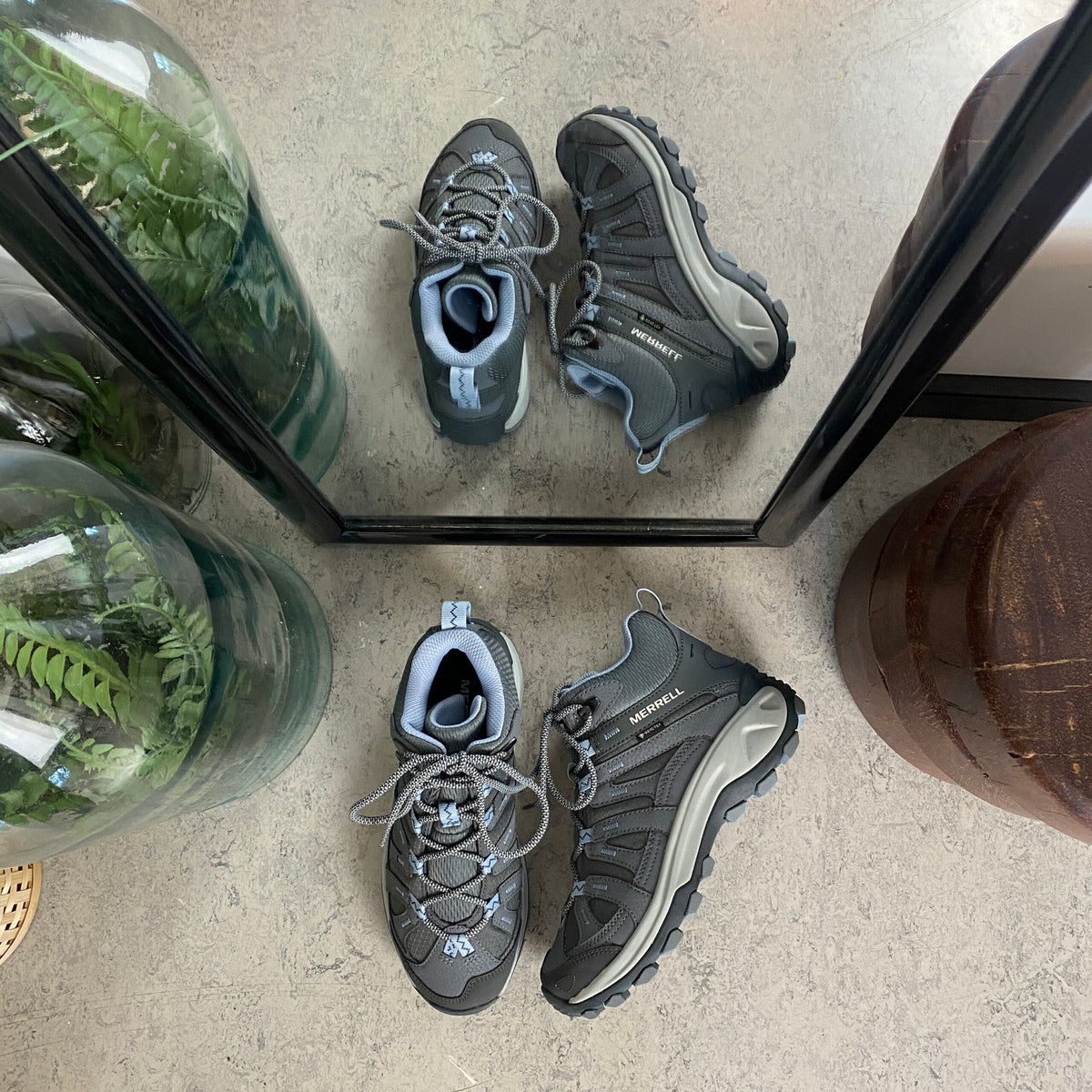 Mørkegrå Merrell vandrestøvle med Gore-Tex