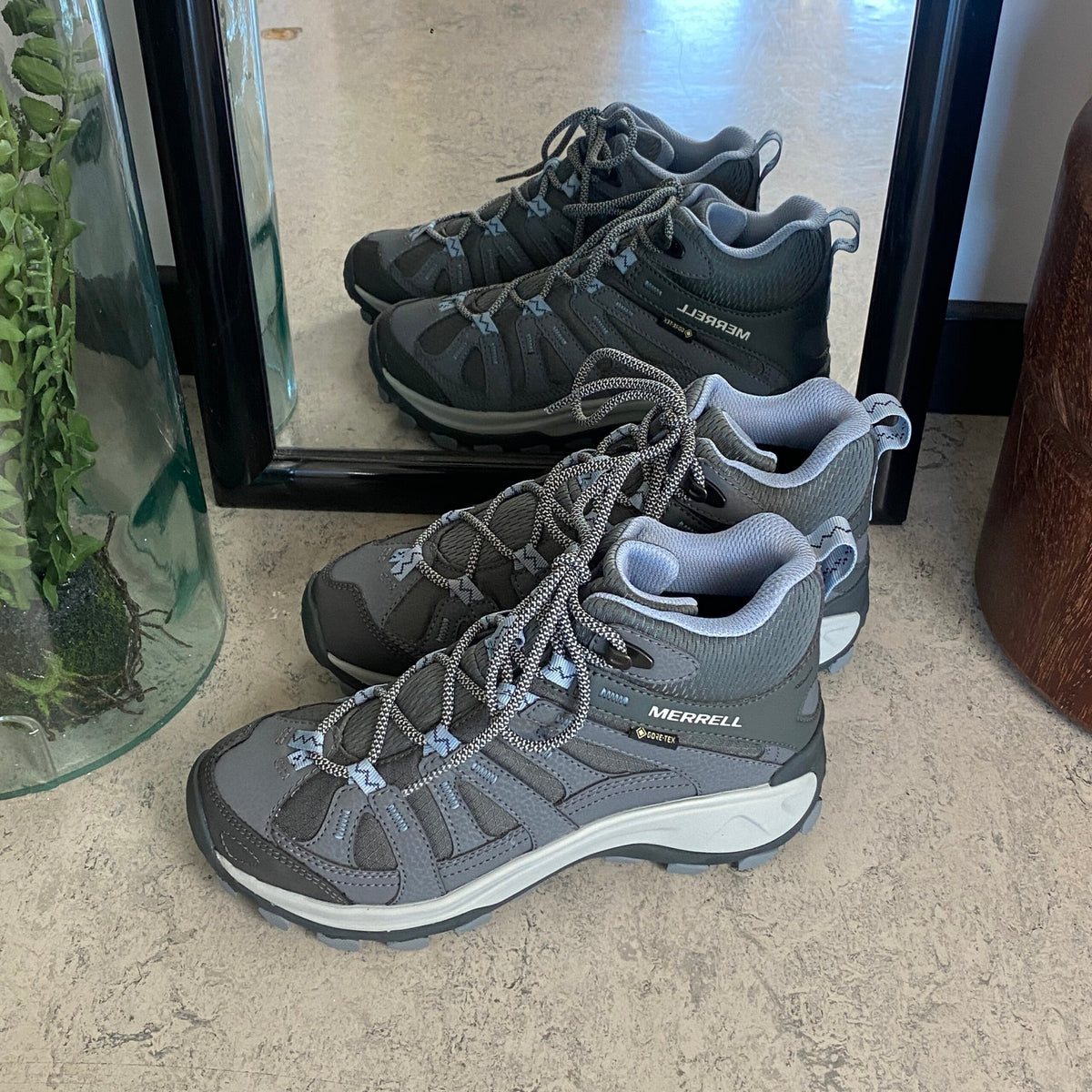 Mørkegrå Merrell vandrestøvle med Gore-Tex