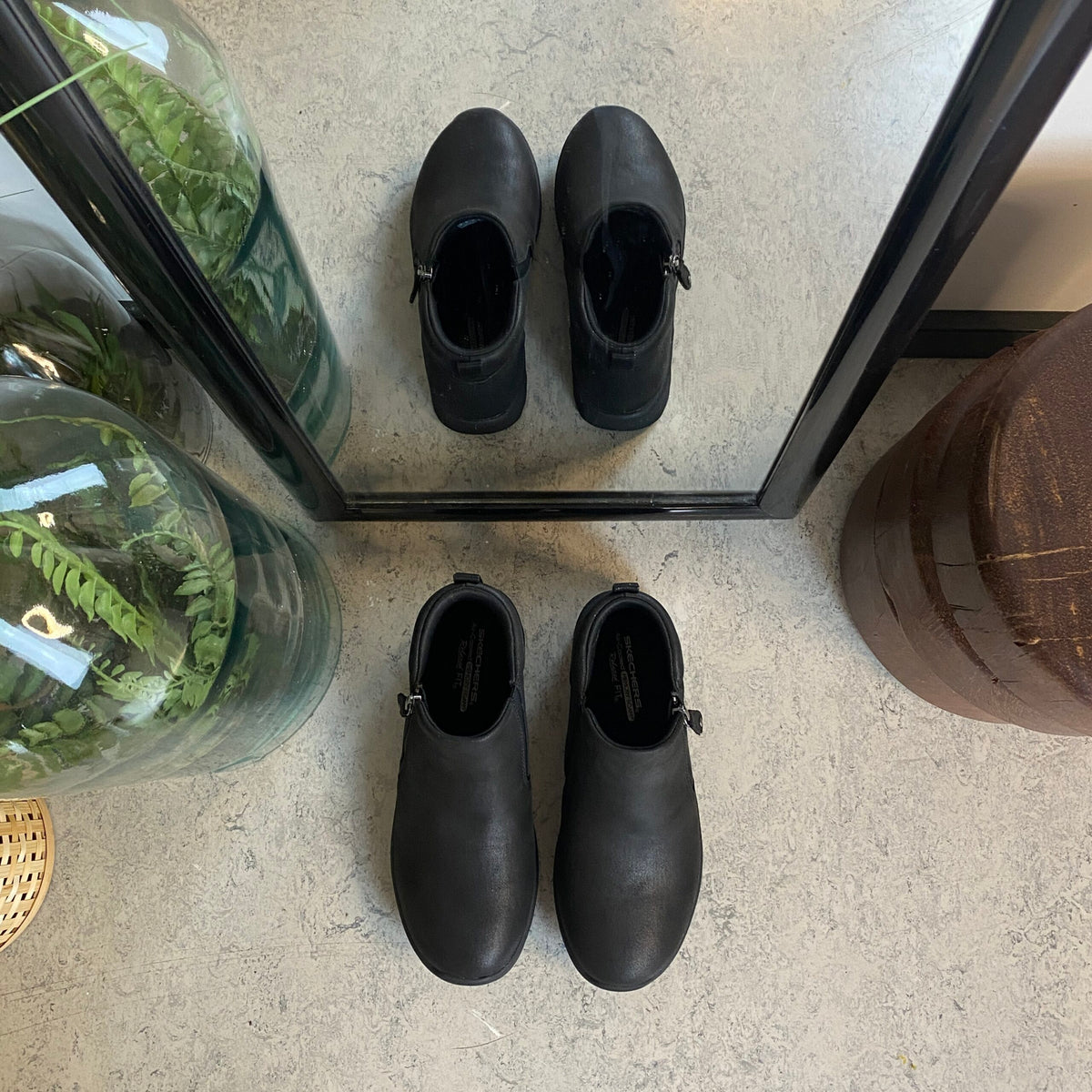 Elegant sort støvlet med meomory foam fra Skechers