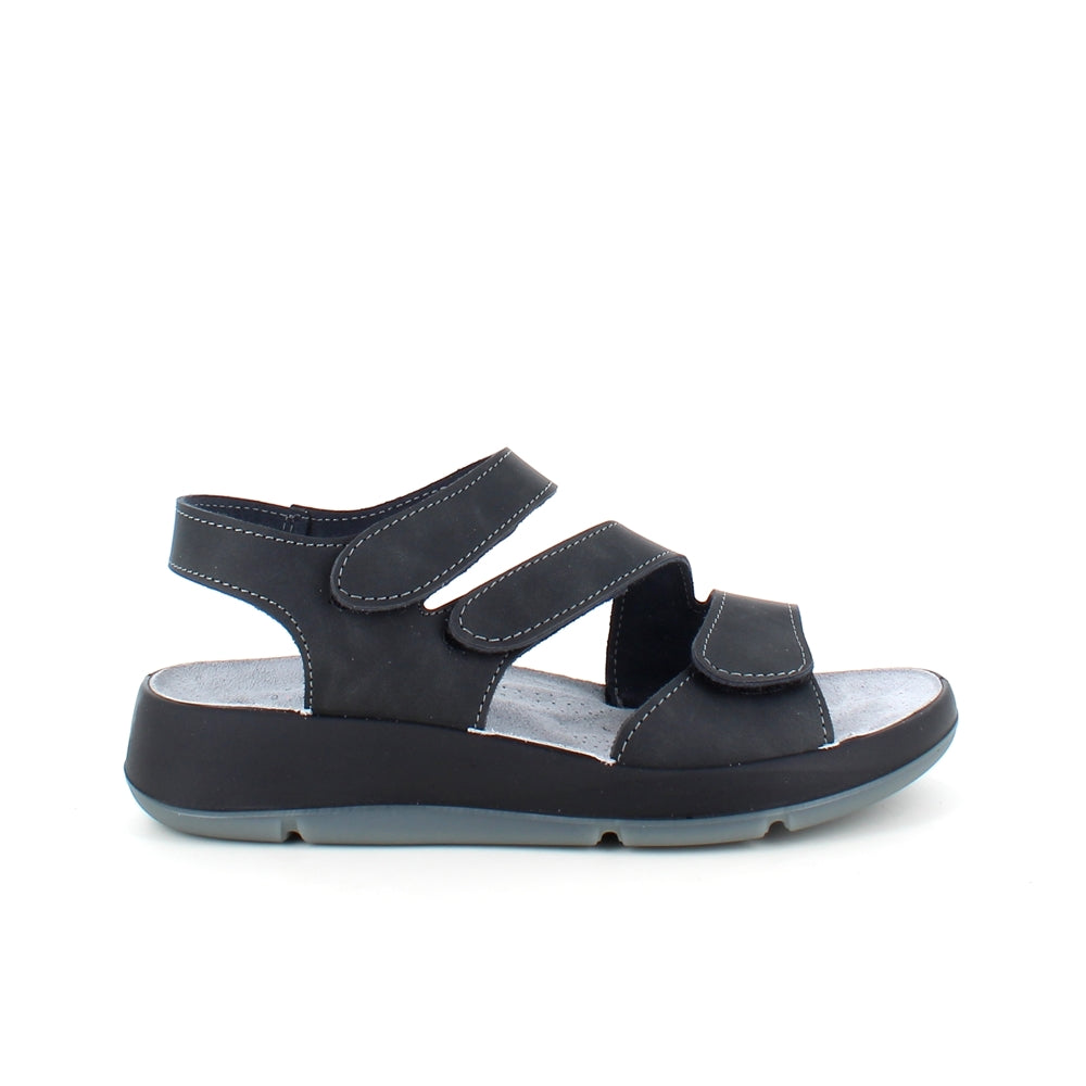 Elegant sort skindsandal med justerbare remme