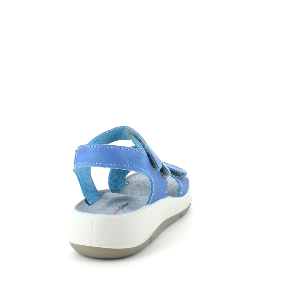Elegant blå skindsandal med justerbare remme