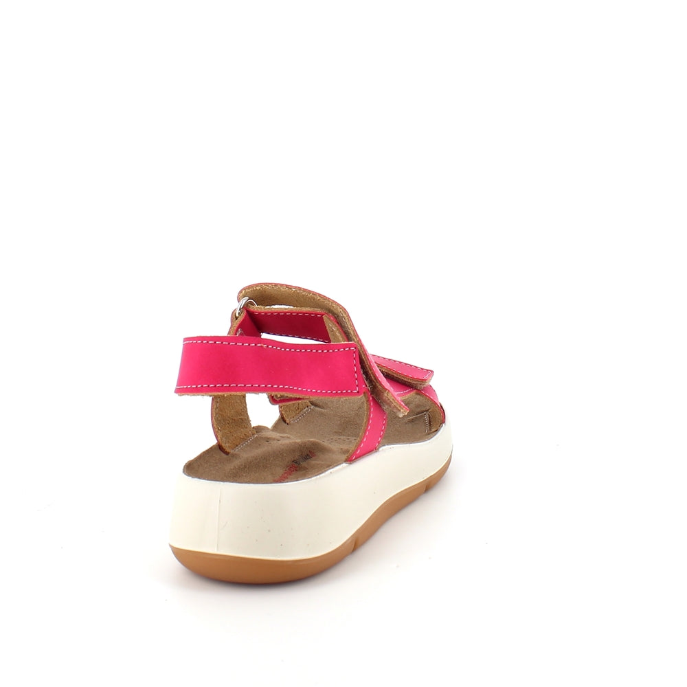 Pink skindsandal med tre justerbare remme og svangstøtte