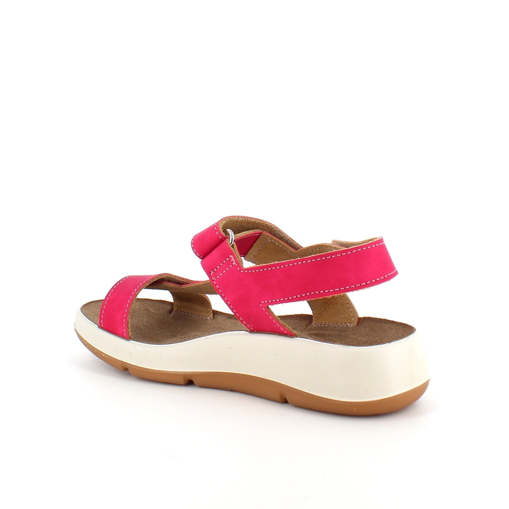 Pink skindsandal med tre justerbare remme og svangstøtte