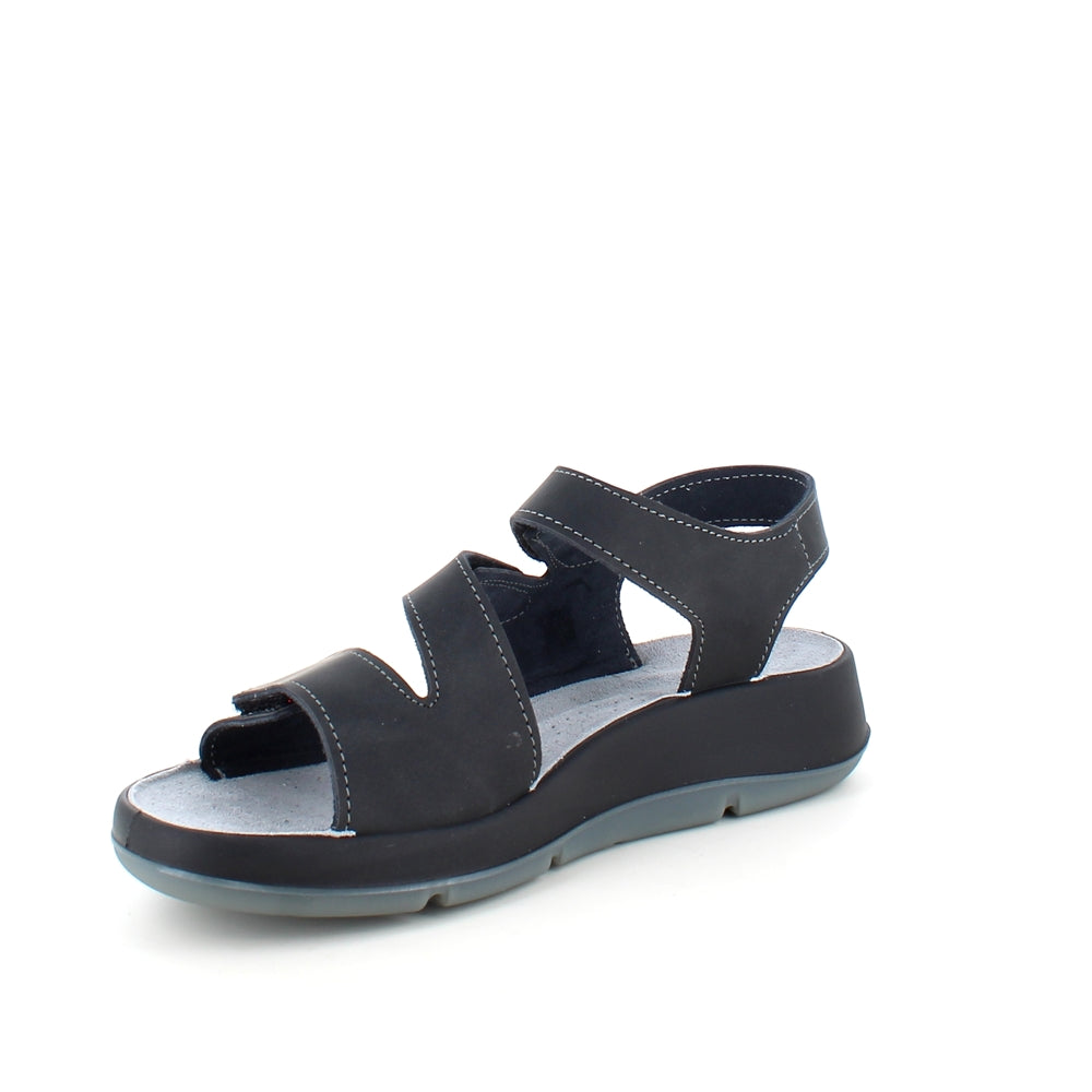 Elegant sort skindsandal med justerbare remme