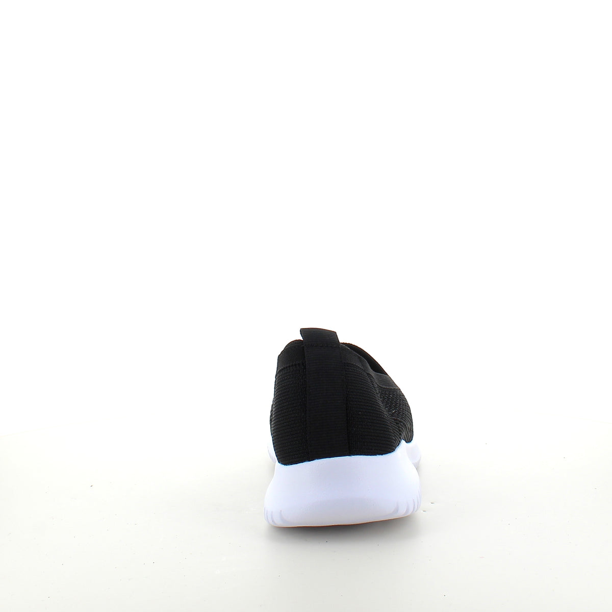 Sort slip-on ballerina fra Endurance med fleksibel komfort