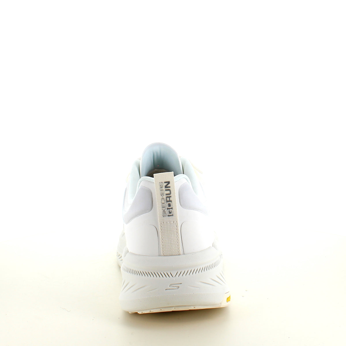 Åndbar hvid MaxCushioning sko fra Skechers