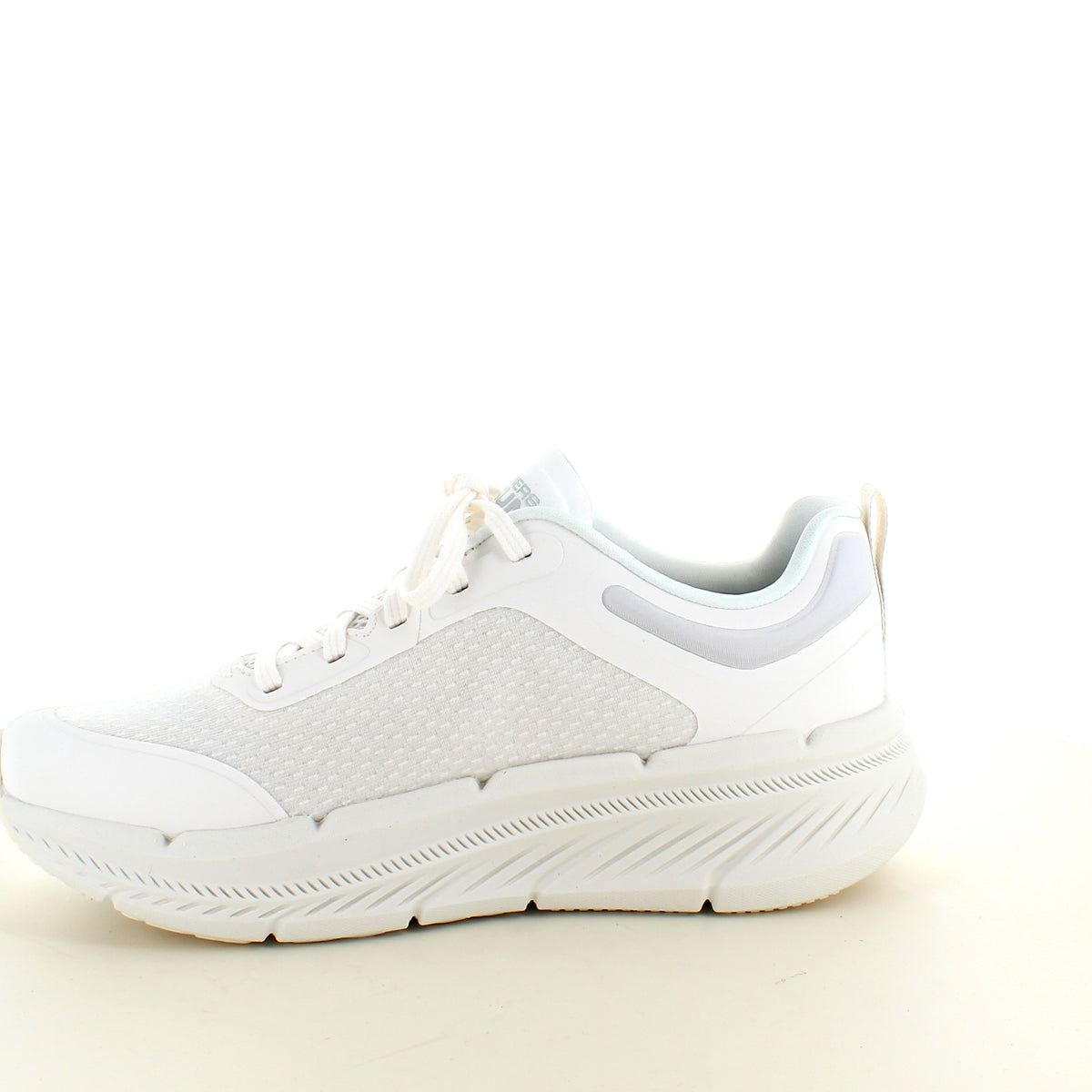 Åndbar hvid MaxCushioning sko fra Skechers