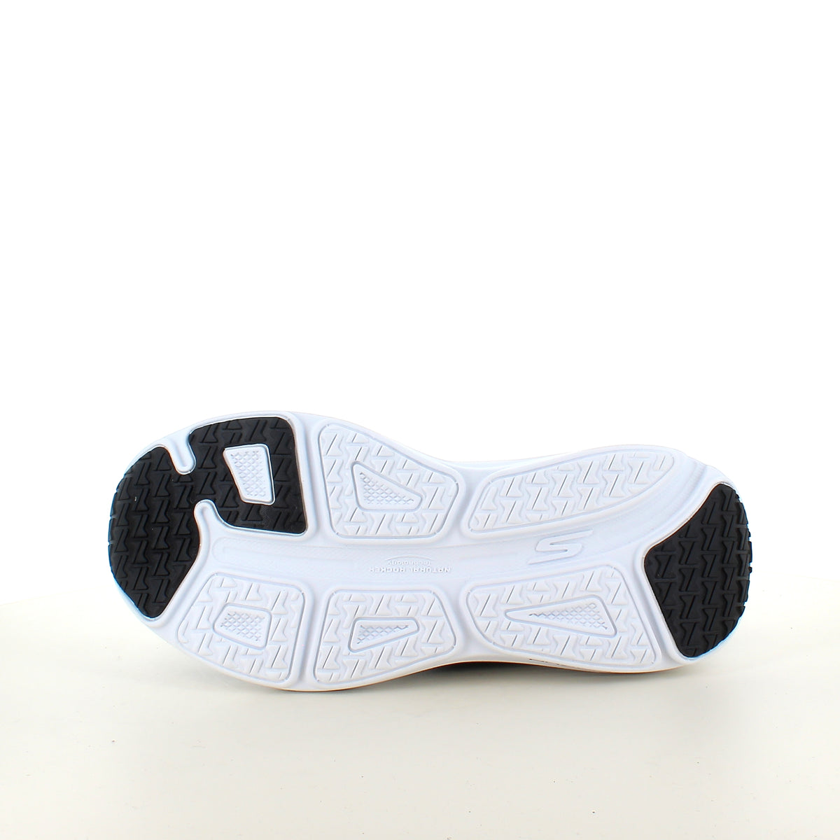 Skechers Max Cushioning Sort slip on sneaker med stødabsorbering