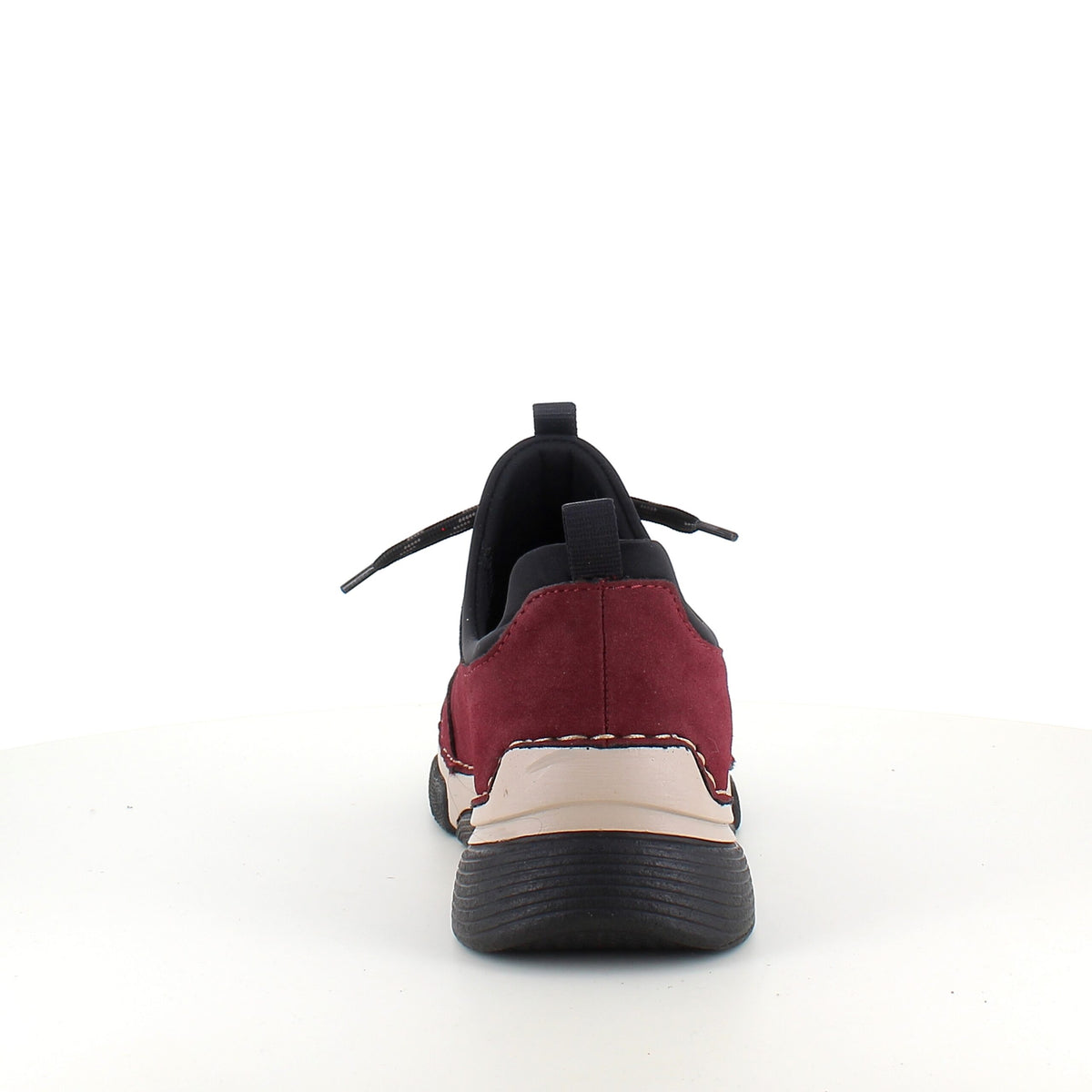 Bordeux sneakers fra Rieker med god stødabsorbering