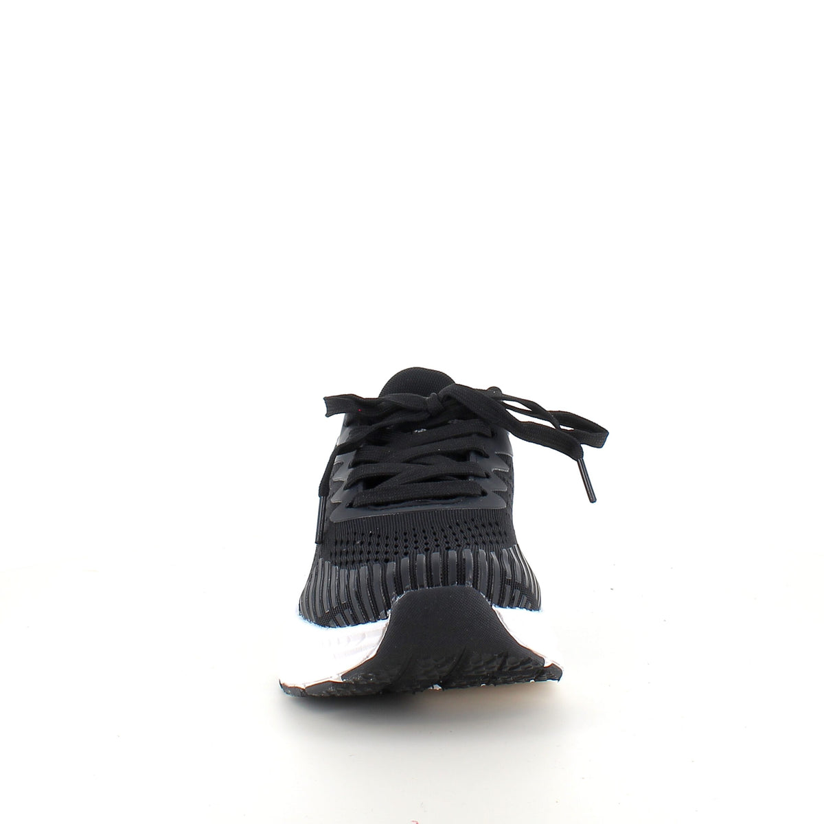 Endurance sort sneaker med hvid bund – åndbar komfort