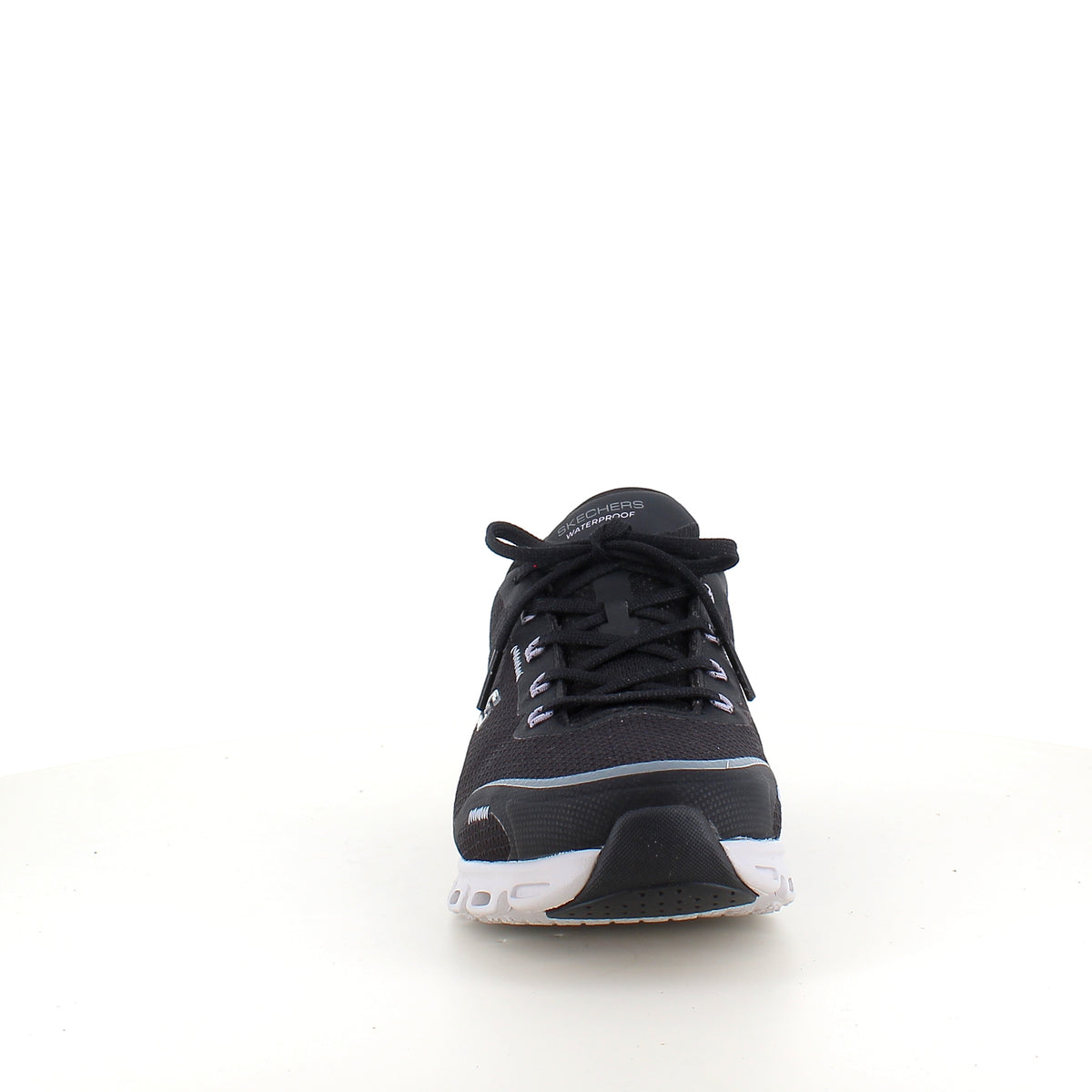 Sort Skechers Glide-Step – vandtæt sko med nem Slip-ins pasform