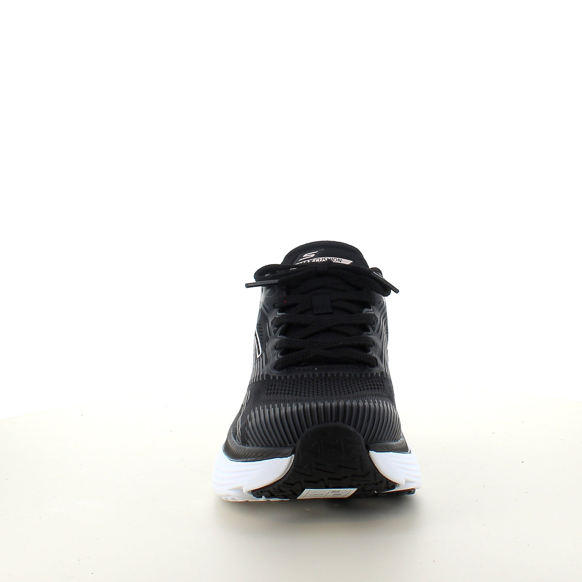 Skechers Max Cushioning Sort slip on sneaker med stødabsorbering