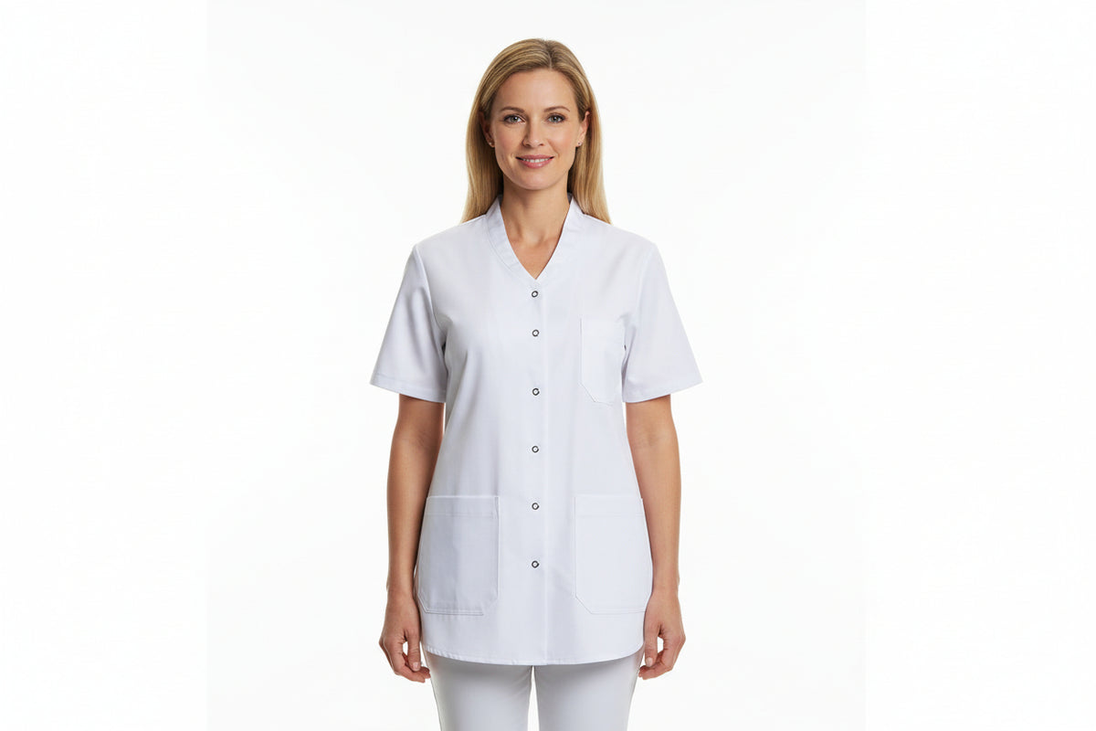Elegant hvid tunika med god pasform fra Nybo Workwear