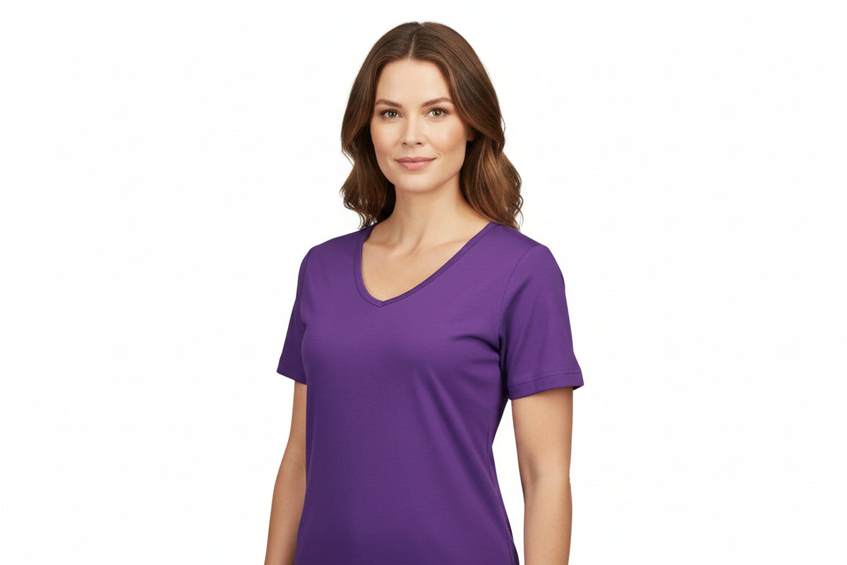 Lilla dame t-shirt med v-hals fra ID Tøj