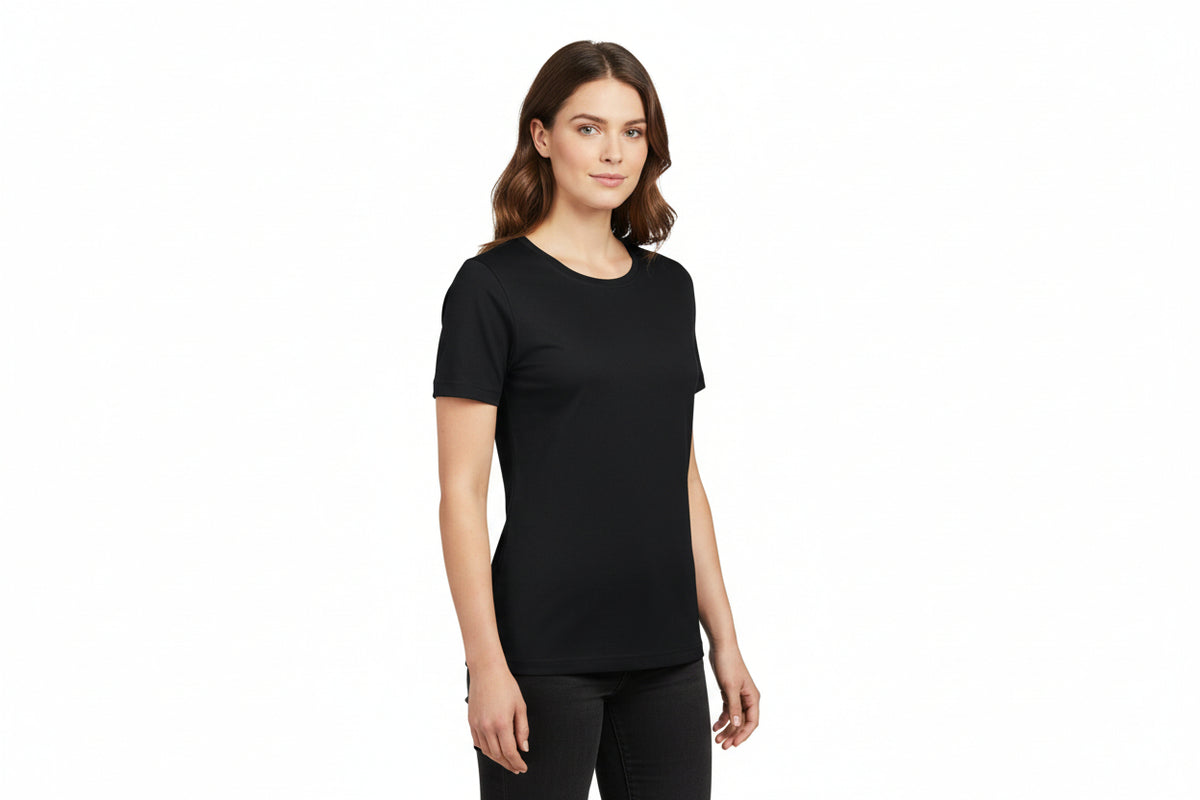 Sort dame t-shirt med rund hals fra ID Tøj