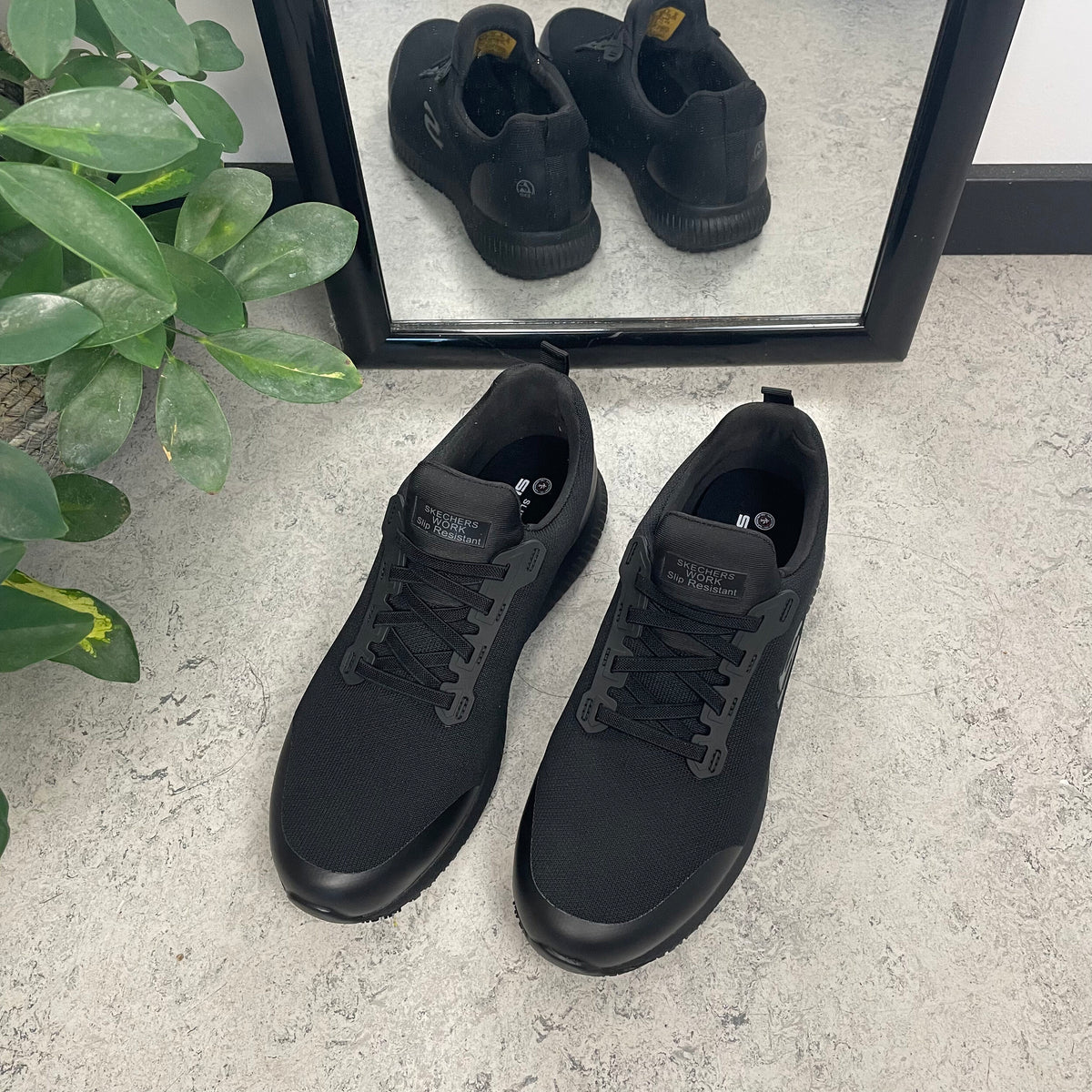 Sort Skechers work sko med ESD