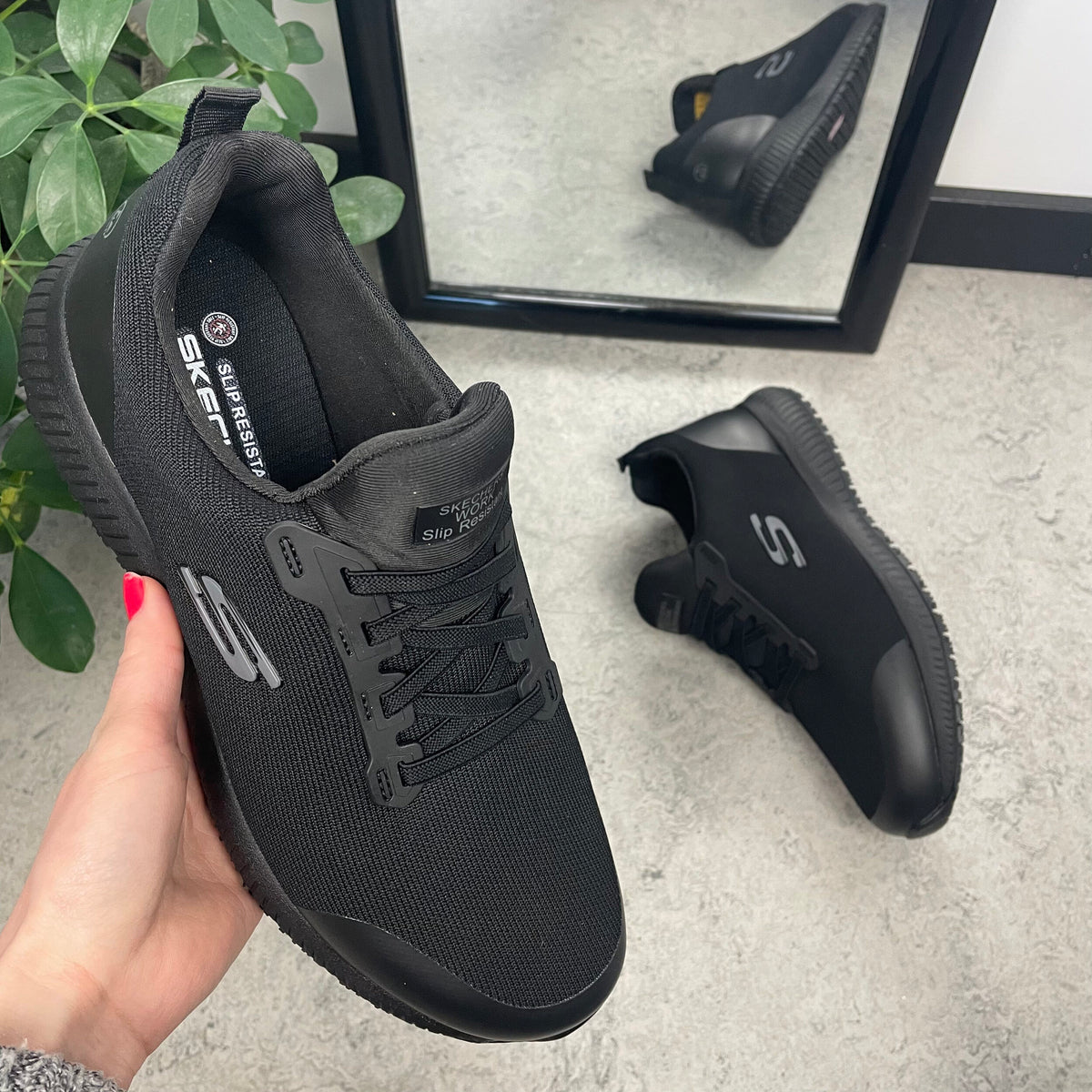 Sort Skechers work sko med ESD