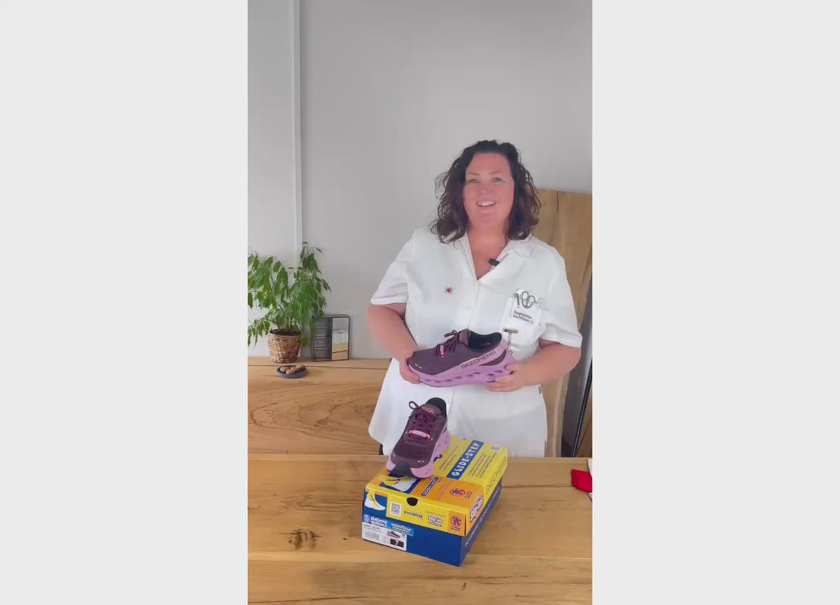 Indlæs video: Bordeux Skechers Hands Free Slip-ins Max Cushioning Glide-Step