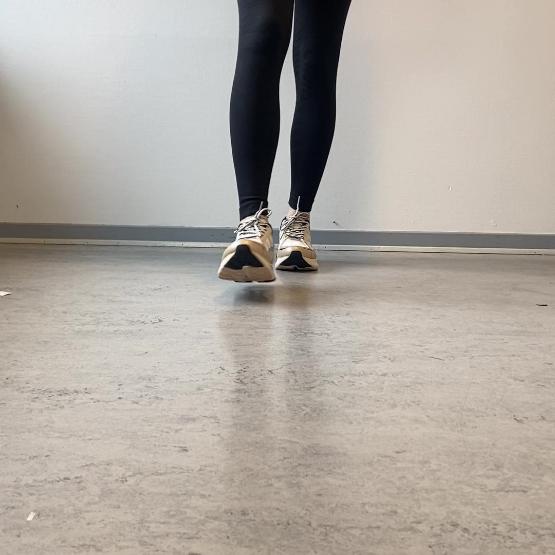 Indlæs video: Freja Runner – WODEN