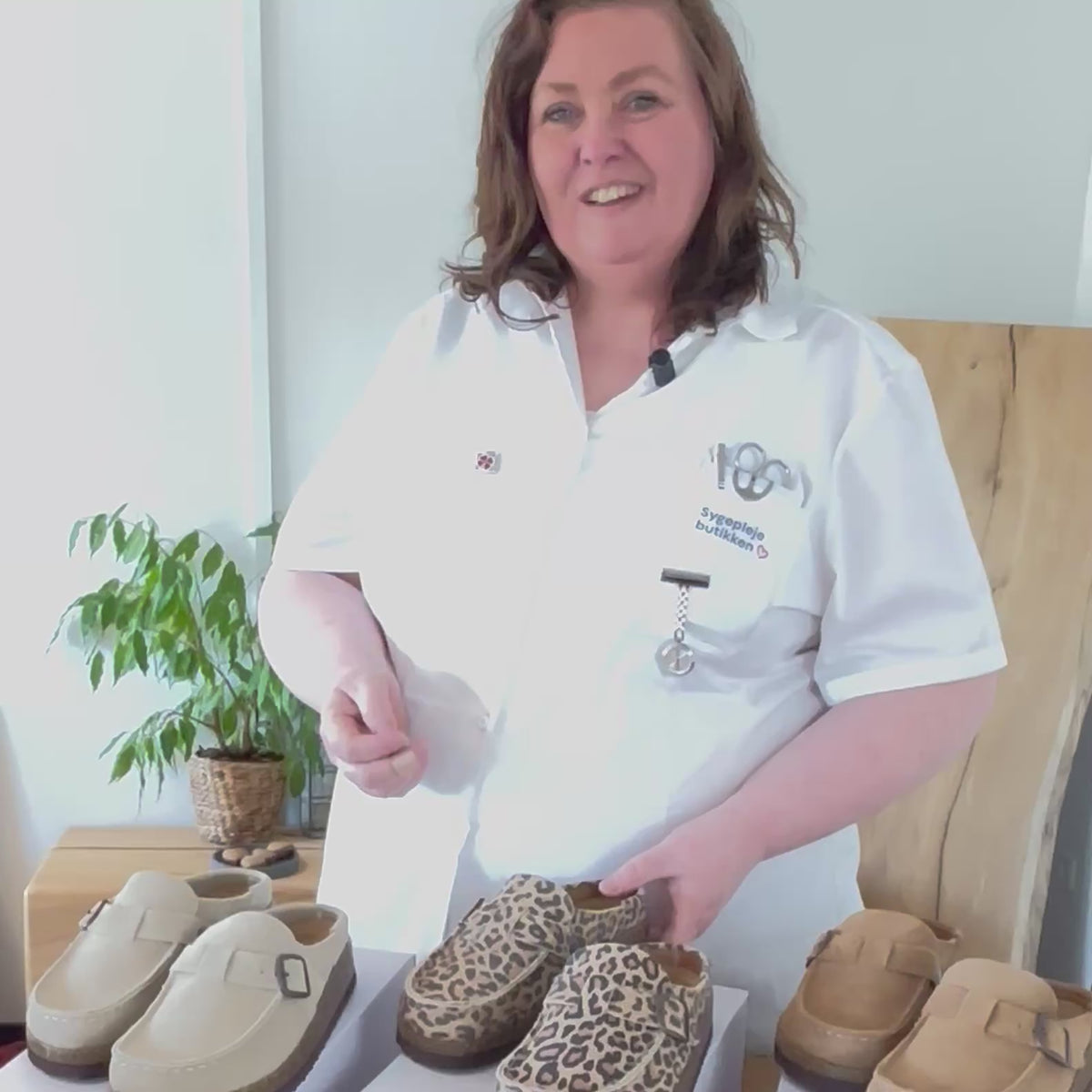 Indlæs video: Loafer i leopard – komfort med et personligt udtryk