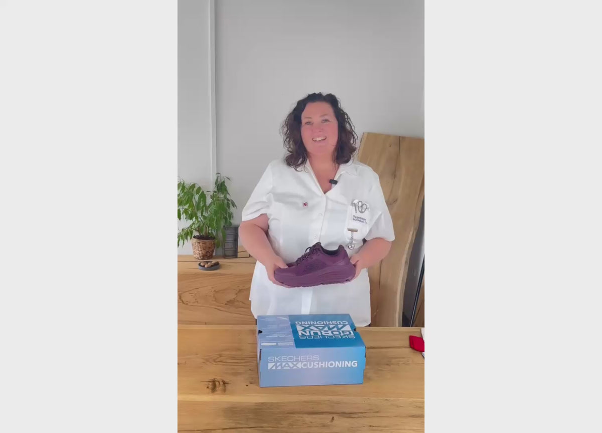 Indlæs video: Bordeux Skechers Max Cushioning Endeavour – stødabsorberende komfort