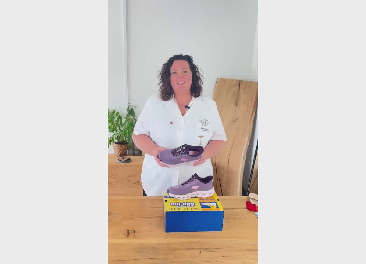 Indlæs video: Skechers GO WALK Glide-Step 2.0 - Slip-in sko med stødabsorbering