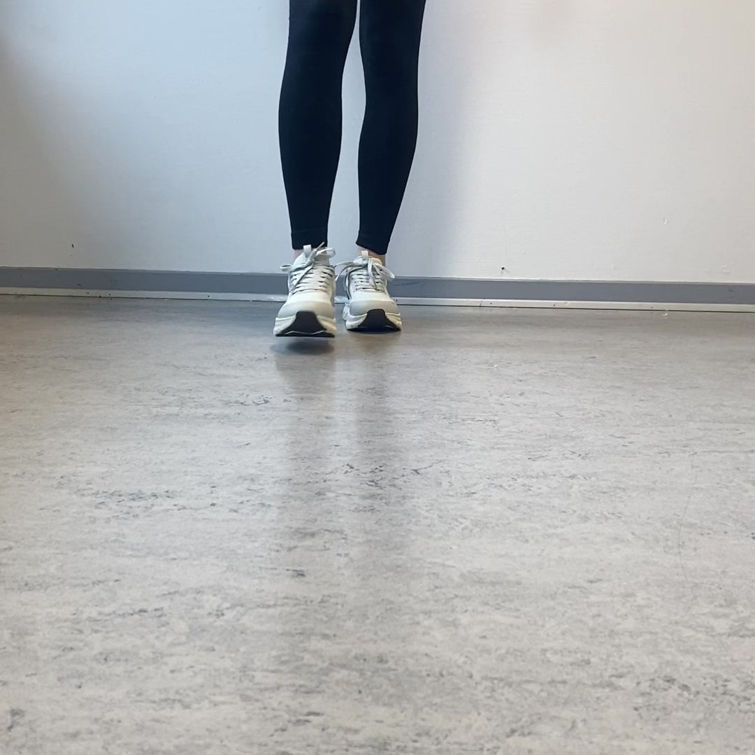 Indlæs video: Salia sneakers til dame – Endurance