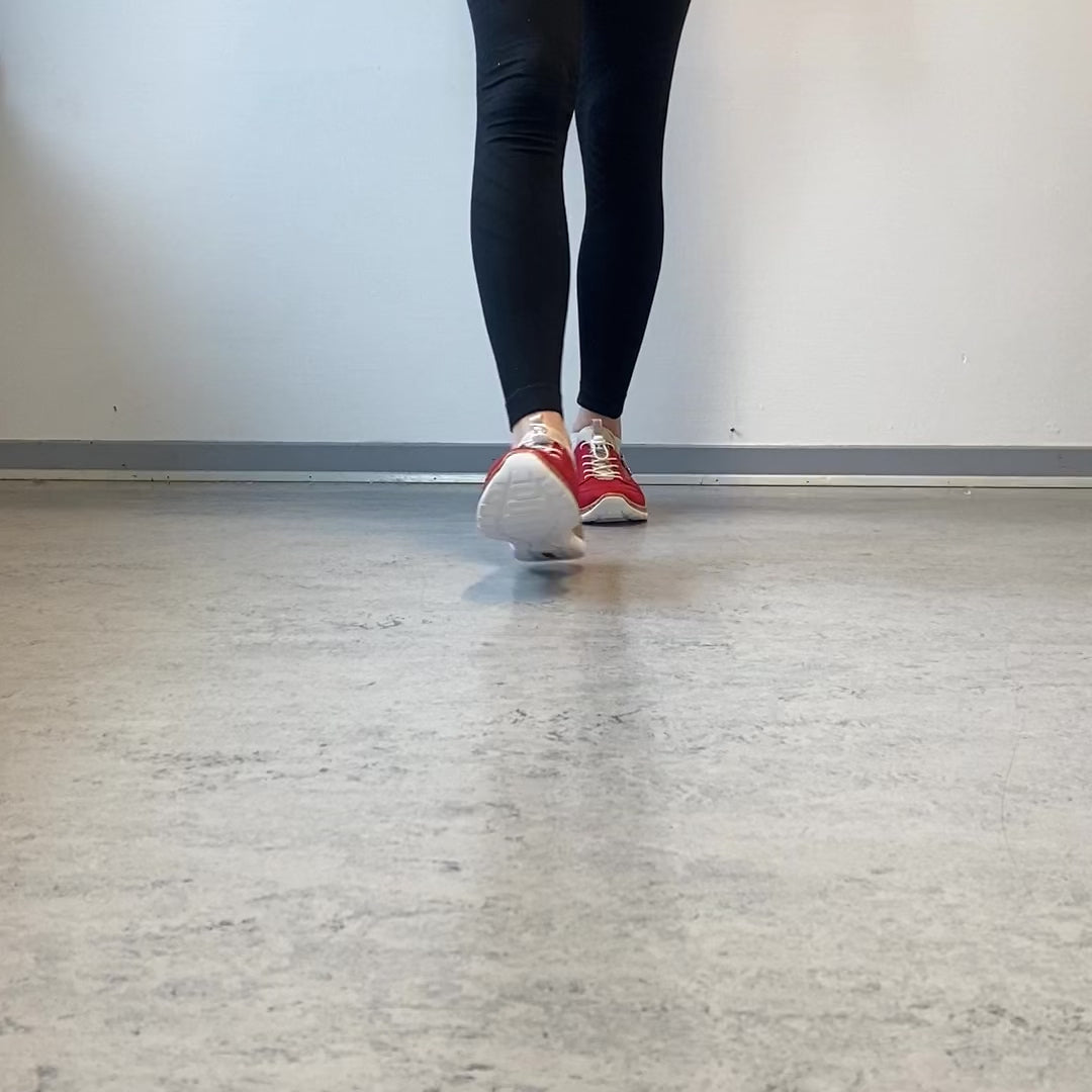 Indlæs video: Rieker sneakers til dame – Rød