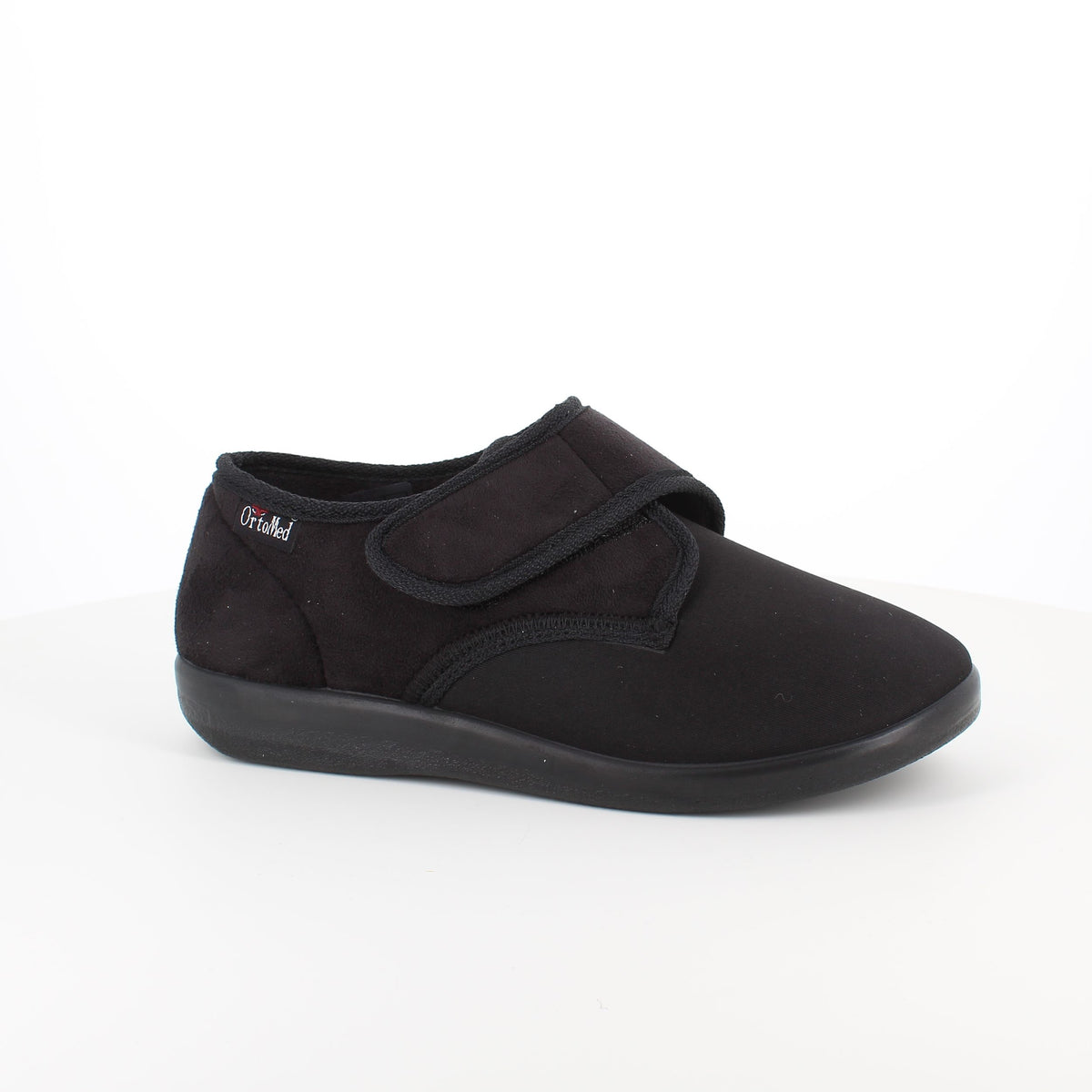 Bred sko fra OrtoMed med velcro