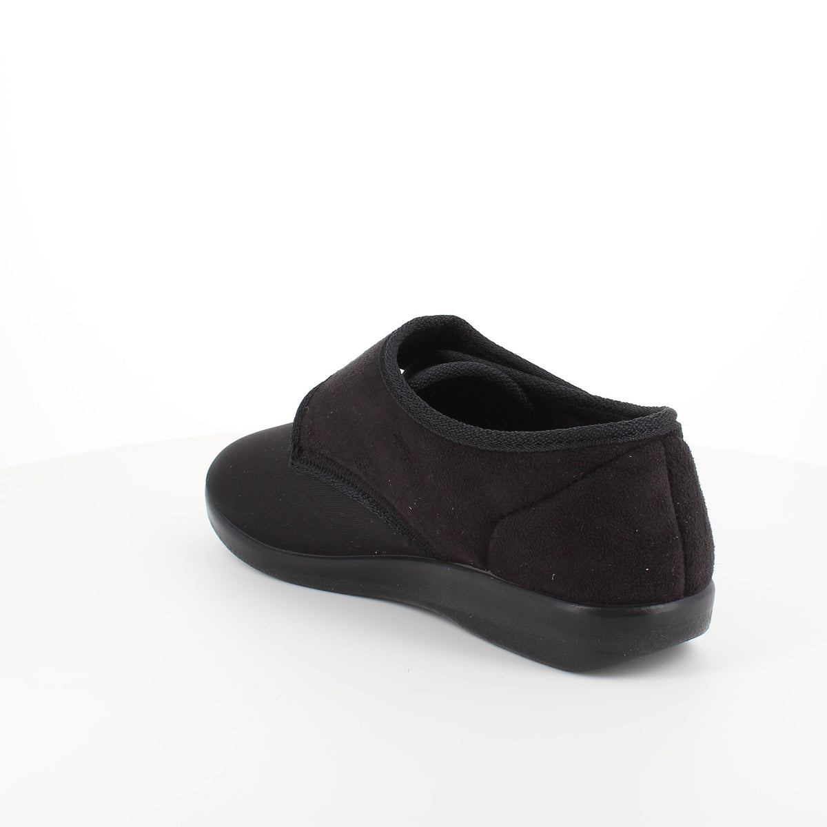 Bred sko fra OrtoMed med velcro